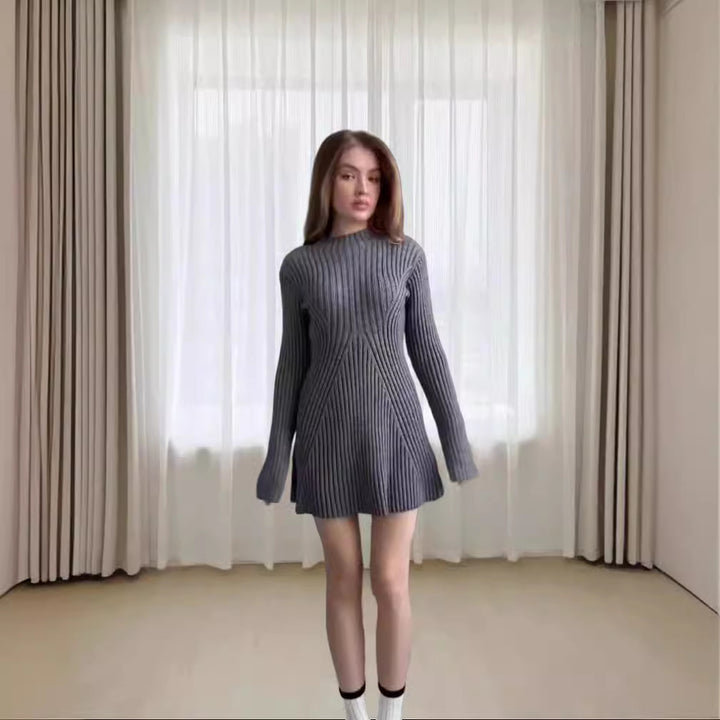 Damstrickklänning med strukturerad design och hög passform Mirla-Eva Jonsson