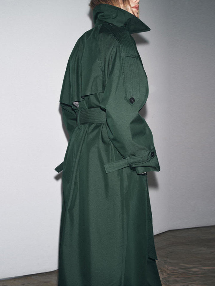 Damstylig trenchcoat med praktiskt bälte Mirla-Eva Jonsson