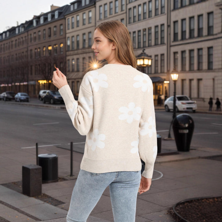 Damsweater med blommönster och avslappnad passform Mirla-Eva Jonsson