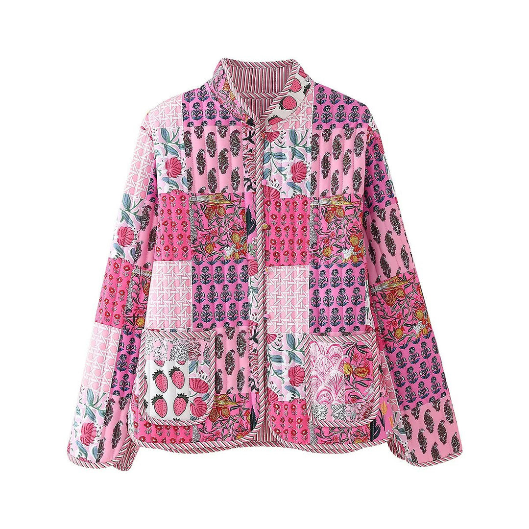 Damsydd quiltat patchworkjacka med färgglad design och praktiska fickor Mirla-Eva Jonsson