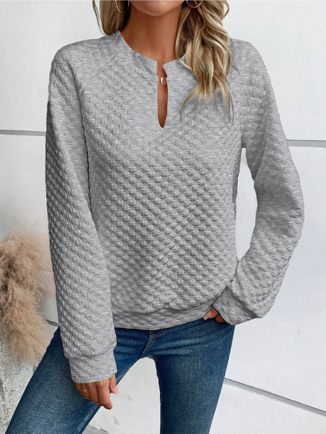 Damtröja med strukturerad design och elegant ståkrage Mirla-Eva Jonsson