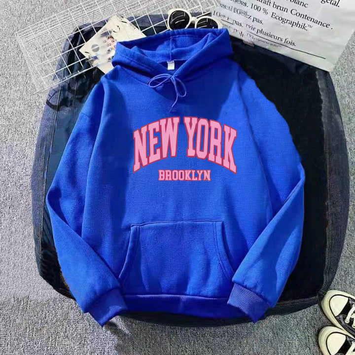 Damtröja med trendig New York Brooklyn-tryck Mirla-Eva Jonsson