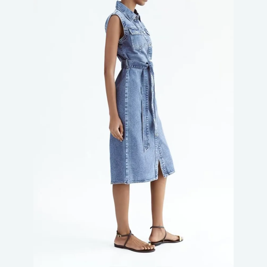 Denimklänning - Ärmlös Klänning I Smal Passform Med Knappar Och Bälte-Eva Jonsson