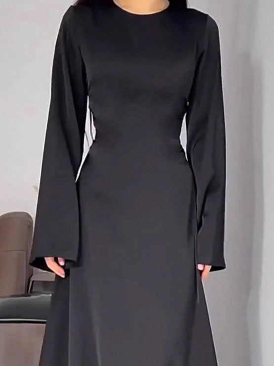 Elegant Maxiklänning i Satin med Klockärmar för Fest | Eva Jonsson-Eva Jonsson