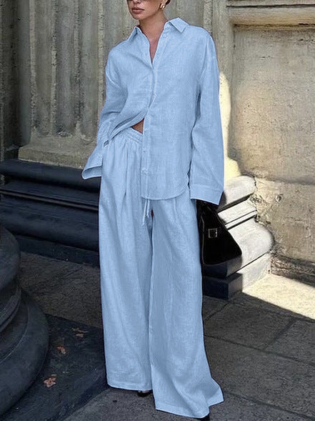 Elegant damblus i avslappnad passform och byxor med vida ben från Mirla-Eva Jonsson