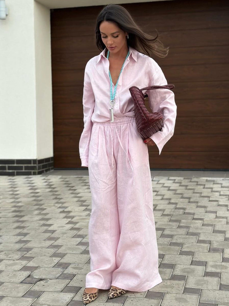 Elegant damblus i avslappnad passform och byxor med vida ben från Mirla-Eva Jonsson
