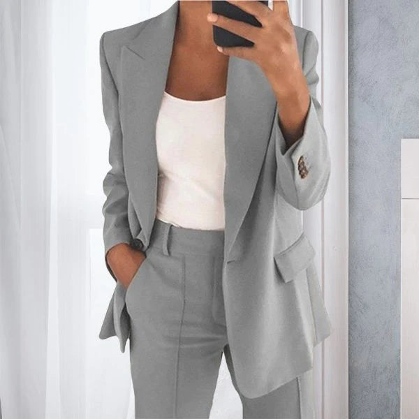 Elegant damkostym med Modern Passform | Mirla-Eva Jonsson