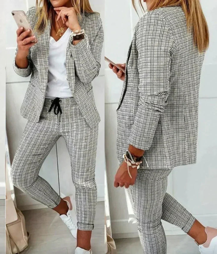 Esmee Elegant Suit-Eva Jonsson