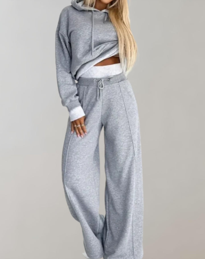 Mirla | 2-delad uppsättning med en tvåfärgad hoodie och vida byxor för kvinnor-Eva Jonsson