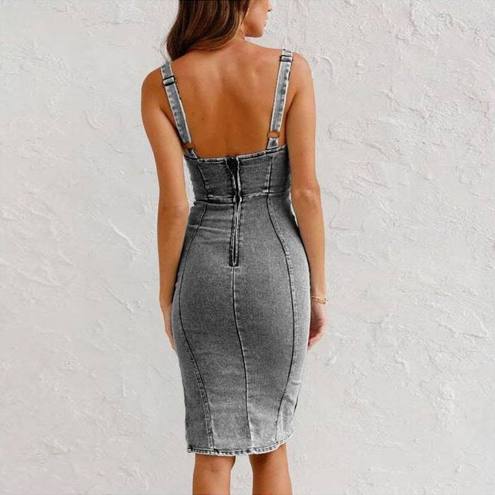 Mirla | Axelband-Jeansklänning med U-urringning - Sommaraktig, Avslappnad, Tätsittande Slim-Fit-Klänning med Slitsdesign-Eva Jonsson