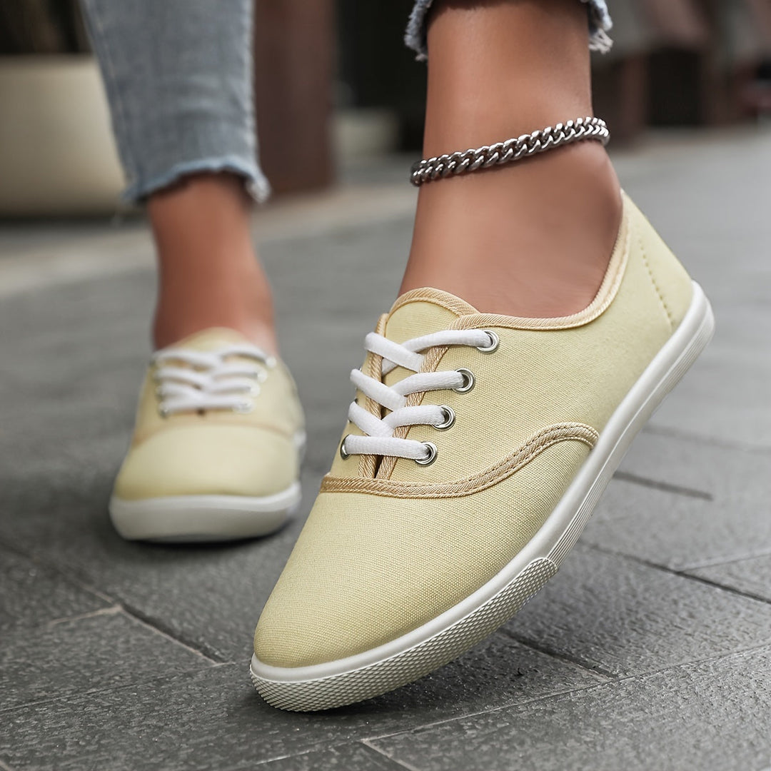 Mirla | Bekväma Låga Canvas Sneakers I Vitt-Eva Jonsson