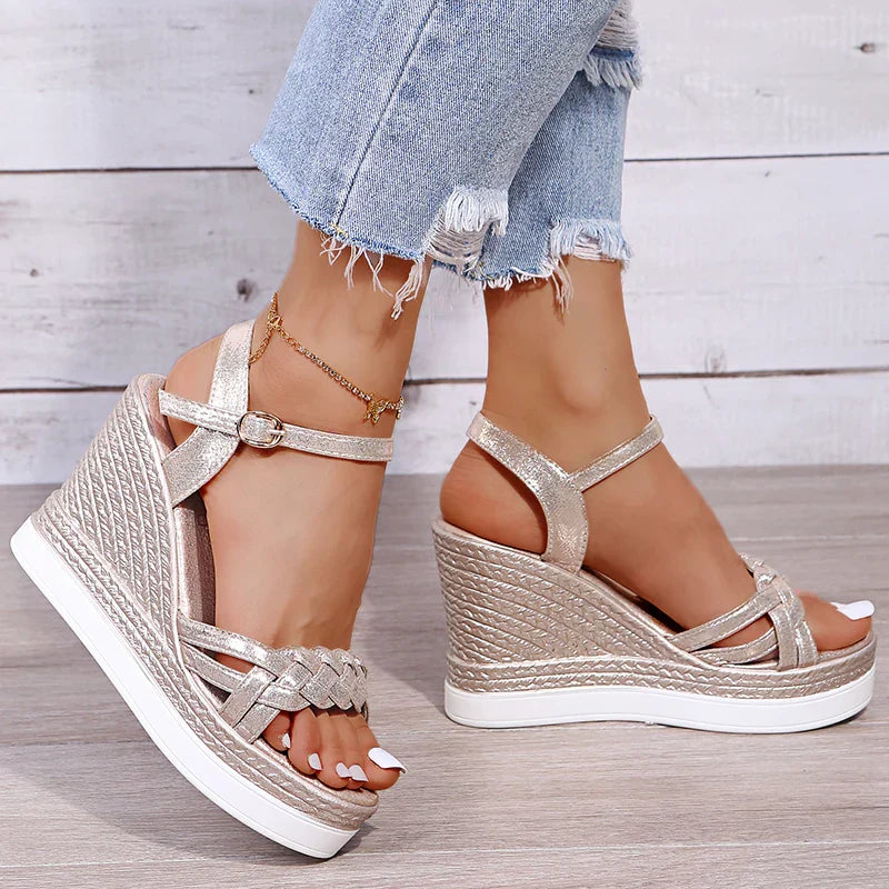 Mirla | Better Off That Way Wedges Sandaler-Eva Jonsson