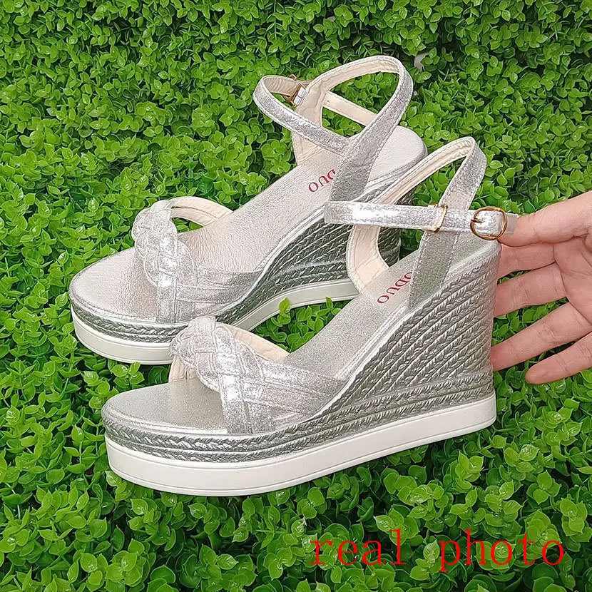Mirla | Better Off That Way Wedges Sandaler-Eva Jonsson