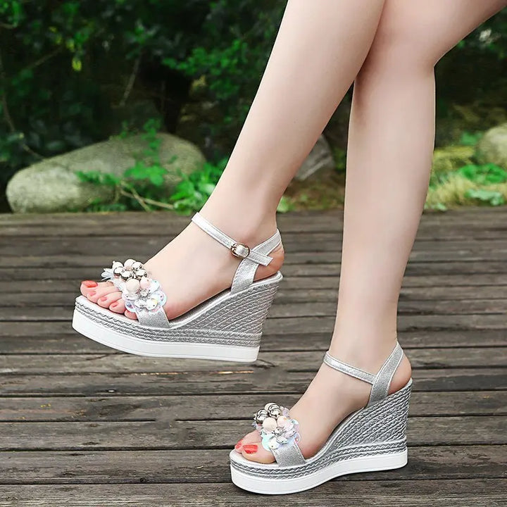 Mirla | Better Off That Way Wedges Sandaler-Eva Jonsson