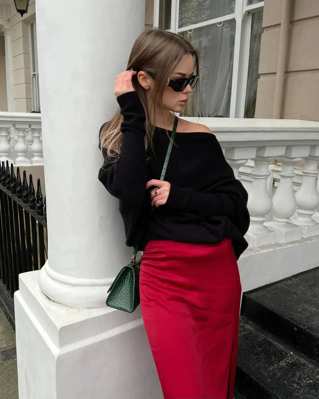Mirla | Cressida Asymmetrisk Draperad, Elegant Rundhals-Eva Jonsson
