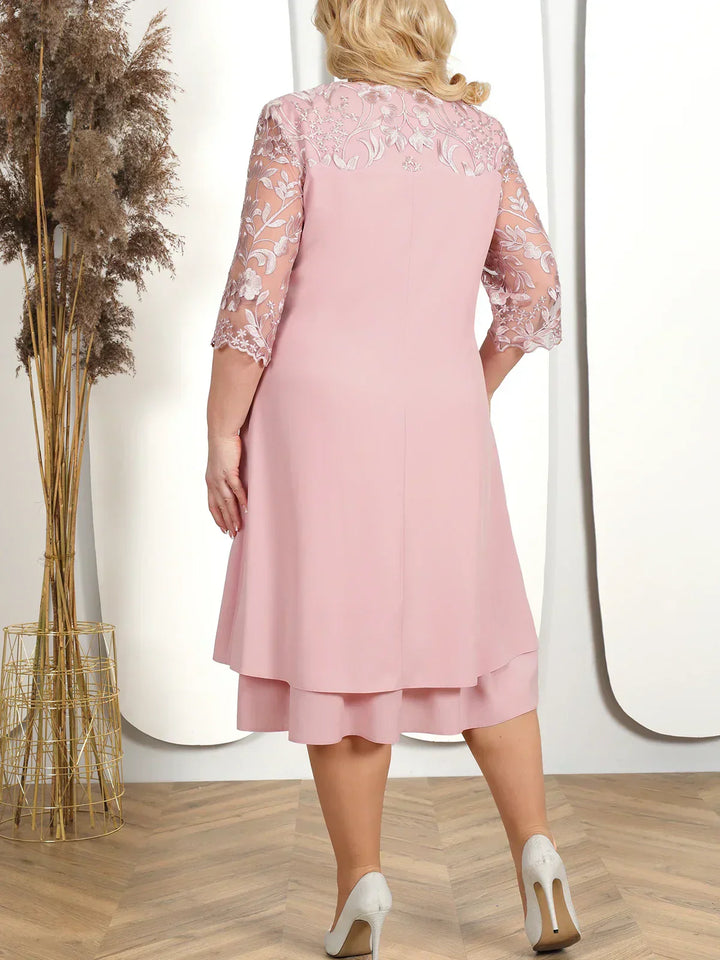 Mirla - Dam Elegant Broderad Kvallklänning, Flödande & Figurformad Skuren-Eva Jonsson