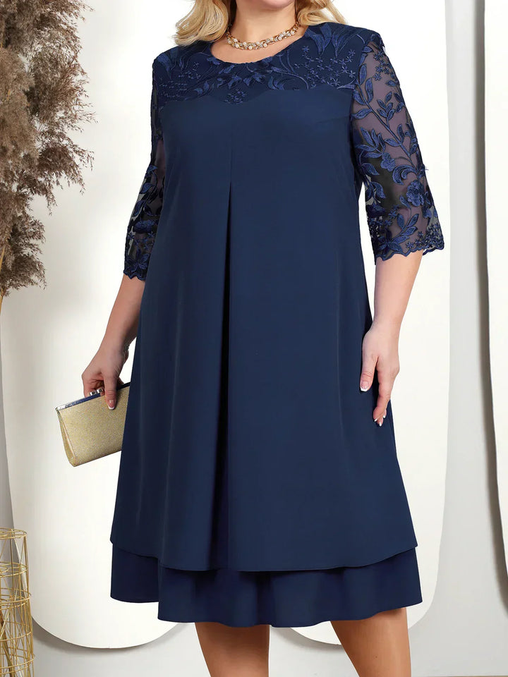 Mirla - Dam Elegant Broderad Kvallklänning, Flödande & Figurformad Skuren-Eva Jonsson