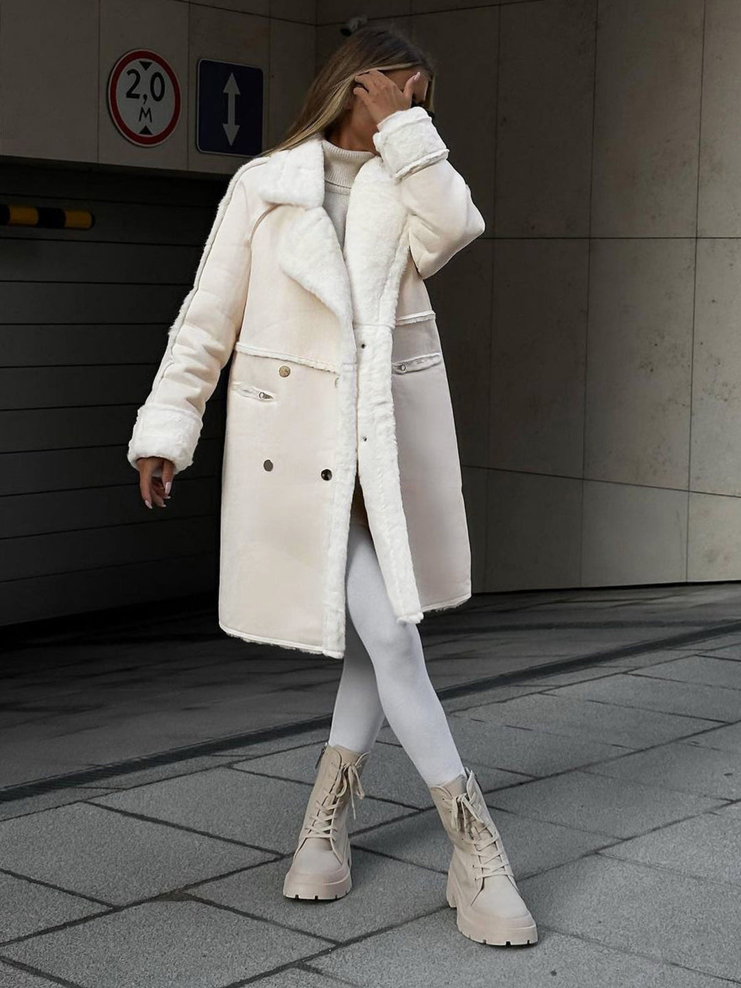 Mirla | Dam Överdimensionerad Faux Shearling Kappa-Eva Jonsson