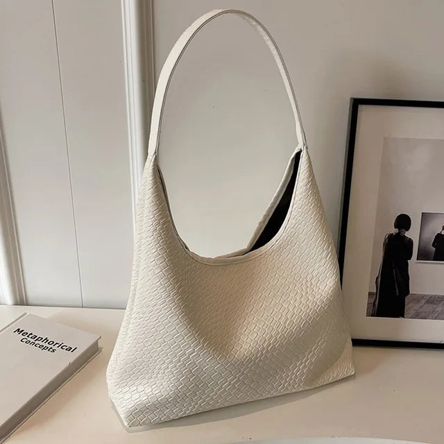 Mirla | Damens Mångsidig Axelväska i Mjuk Läder med Vävt Hobo-Design-Eva Jonsson
