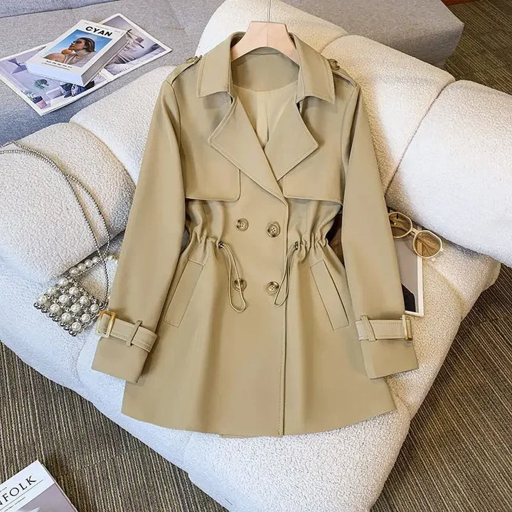 Mirla | Elegant, Medellång Trenchcoat för Damer-Eva Jonsson
