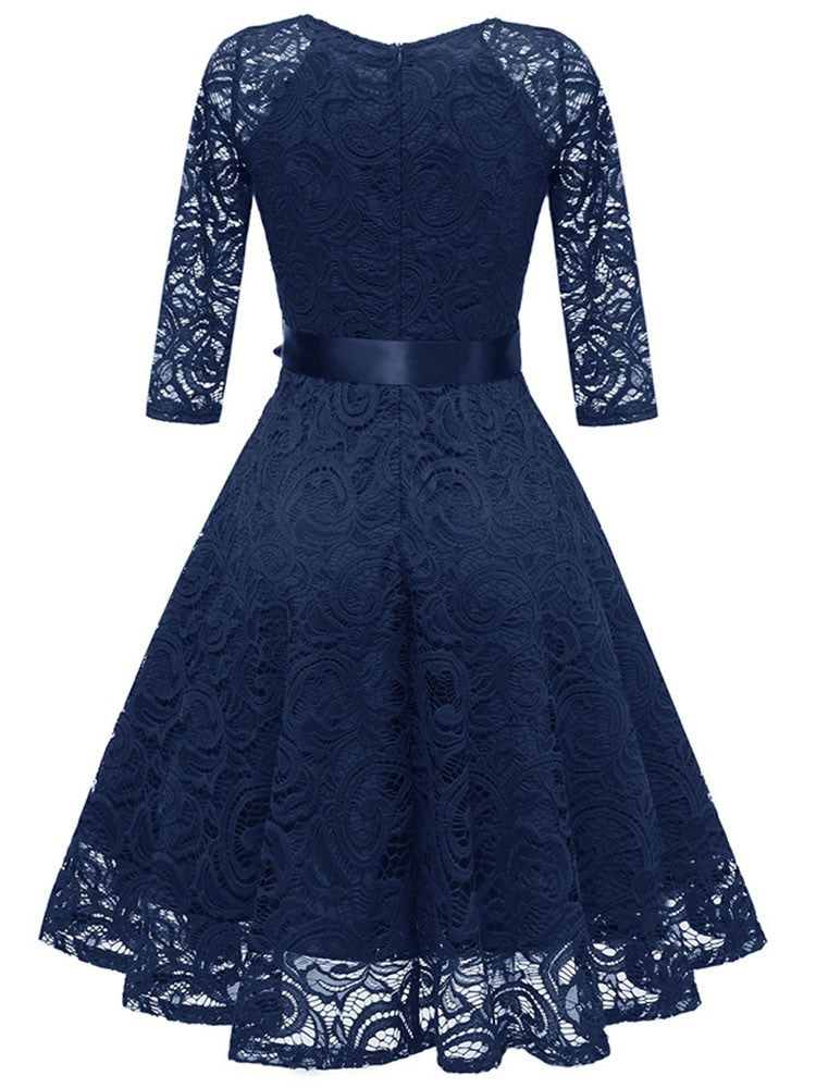 Eva Jonsson | Elegant V-formad spetsaftonklänning-Eva Jonsson