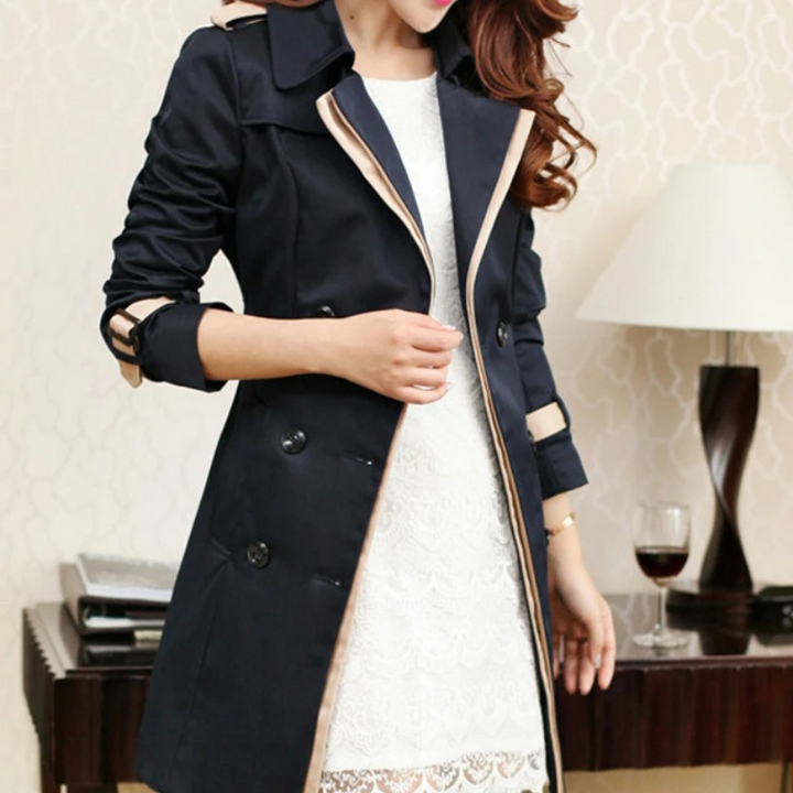 Mirla | Elegant trenchcoat dam dubbelknäppt, figursydd, medellång-Eva Jonsson