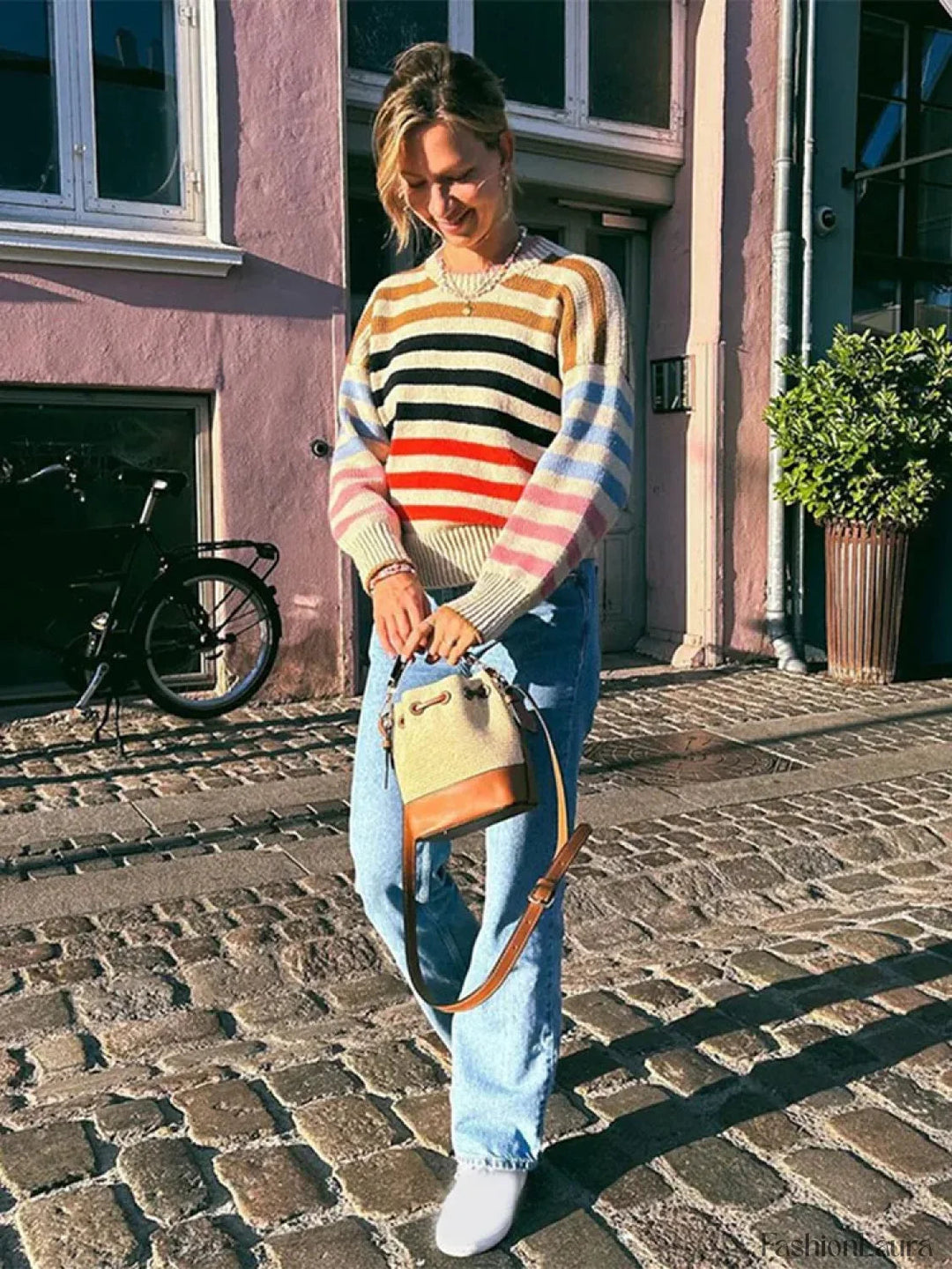 Mirla | Färgglad Randig Vintage Stickad Tröja med Rund Halsringning-Eva Jonsson