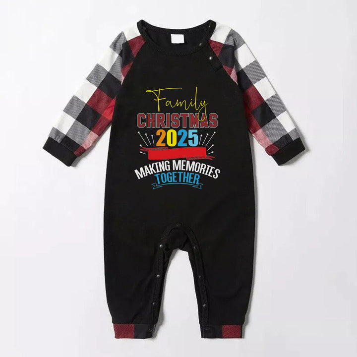 Eva Jonsson | Julfamilj Matchande Pyjamas - Röda och Grå Rutiga Pjs med Färgglad Tryck Familjens Jul 2025 Skapa Minnen Tillsammans-Eva Jonsson