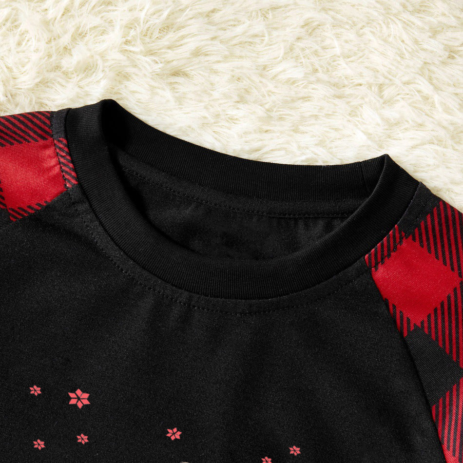 Eva Jonsson | Julgran & 2025 Skapa Minnen Tillsammans Mönstrad Kontrast-Overdel och Svart-Röd Rutiga Byxor Familje-Matching Pyjamasset-Eva Jonsson