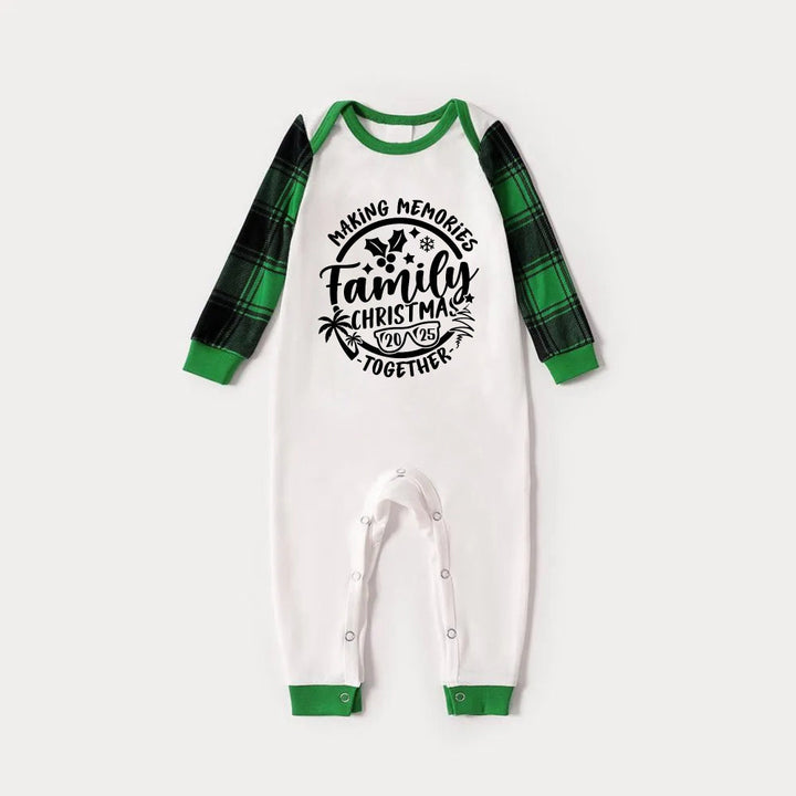 Eva Jonsson | Julminnen Tillsammans 2025 Tryck Grön Rotator Manschett Topp med Grön & Svartrutigt Familj Matchande Pyjamas med Hund-Eva Jonsson