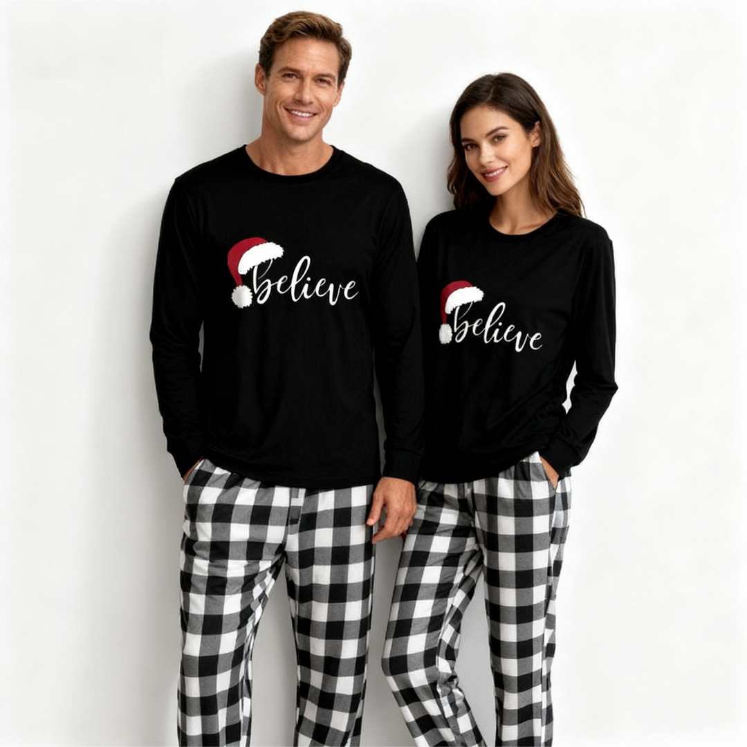 Eva Jonsson | Julmössa och 'Believe' Bokstavstryckt Mönstrat Svart-Vitt Rutigt Pyjamas-Set-Eva Jonsson