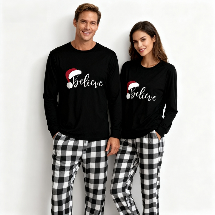 Eva Jonsson | Julmössa och 'Believe' Bokstavstryckt Mönstrat Svart-Vitt Rutigt Pyjamas-Set-Eva Jonsson