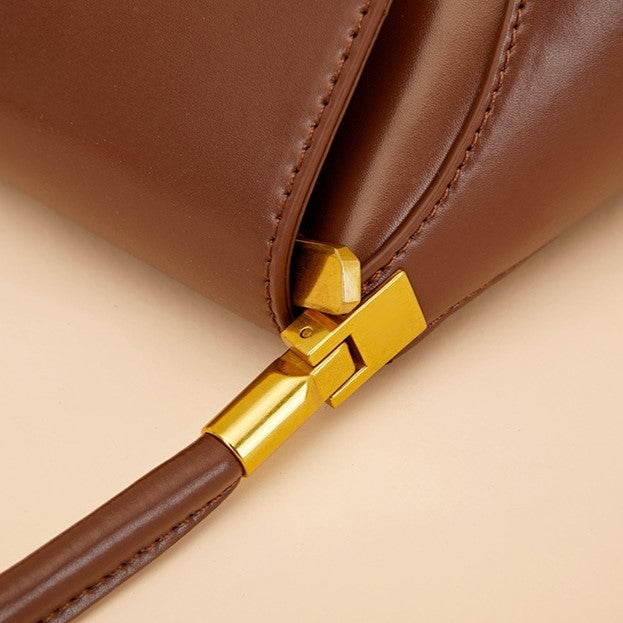 Mirla | Klassisk baguette axelväska i vintage stil-Eva Jonsson