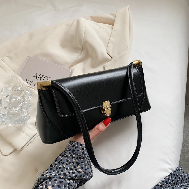 Mirla | Klassisk baguette axelväska i vintage stil-Eva Jonsson