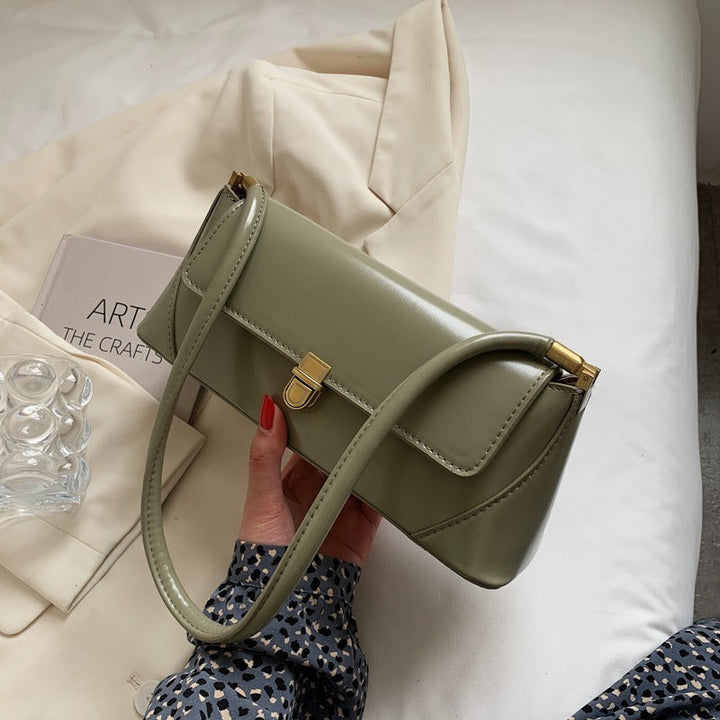 Mirla | Klassisk baguette axelväska i vintage stil-Eva Jonsson