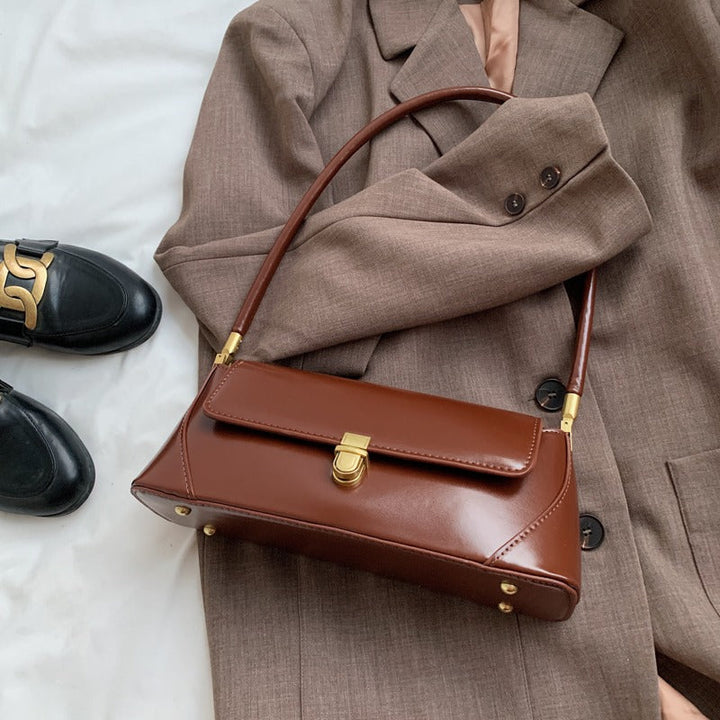 Mirla | Klassisk baguette axelväska i vintage stil-Eva Jonsson