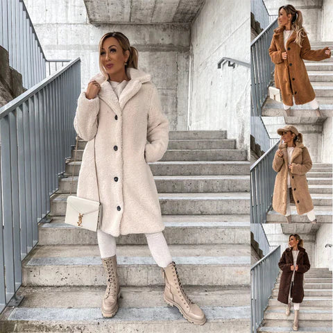 Mirla | Lång Kappa Mjuk Teddy-Fleece Huva & Knappstängning Lätt Passform-Eva Jonsson