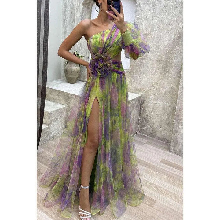 Mirla | Lång festklänning med off-shoulder, splitttryck.-Eva Jonsson