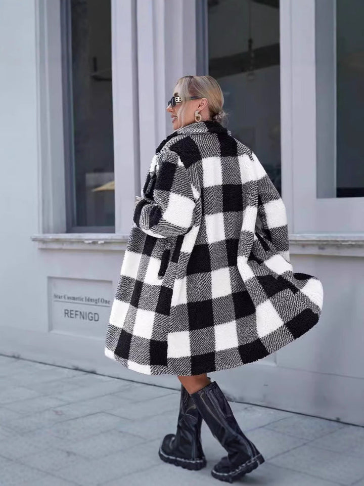 Mirla | Lång kappa Oversized Fit Mjuk Sherpa-textur Rutmönster Wickelkrage-Eva Jonsson
