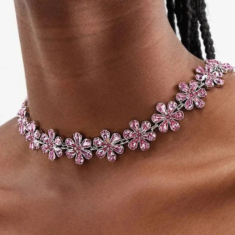 Mirla | Mode Pink Crystal Flowers Choker Necklace Statement Accessories Mode Frauen Rhinestone Collar Necklace Schlüsselbein Smycken Ins-Eva Jonsson