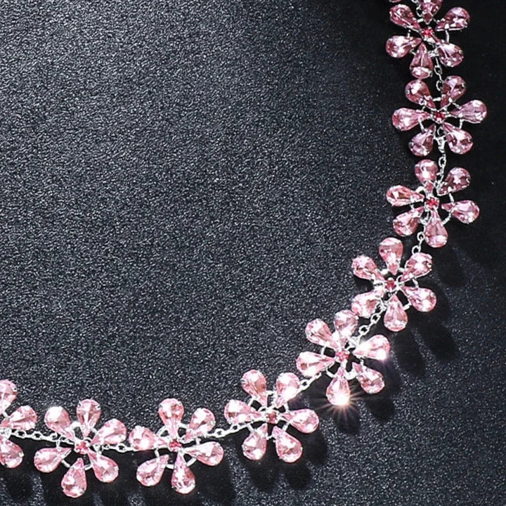 Mirla | Mode Pink Crystal Flowers Choker Necklace Statement Accessories Mode Frauen Rhinestone Collar Necklace Schlüsselbein Smycken Ins-Eva Jonsson