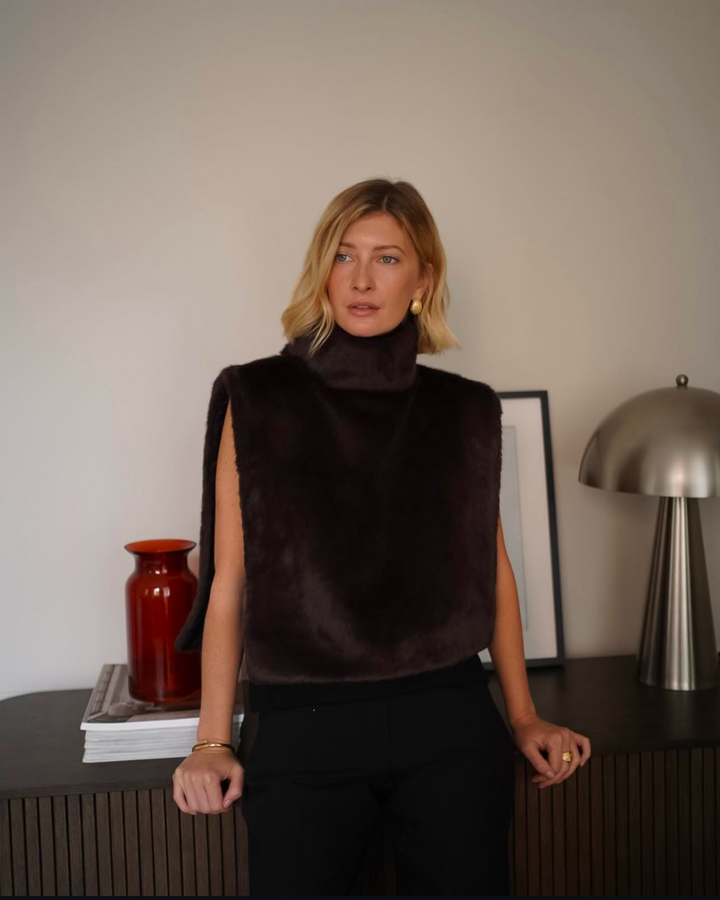 Mirla | Päls Rullkrageväst - Dam - Mjuk och Elegant med Luksuriös Utseende-Eva Jonsson