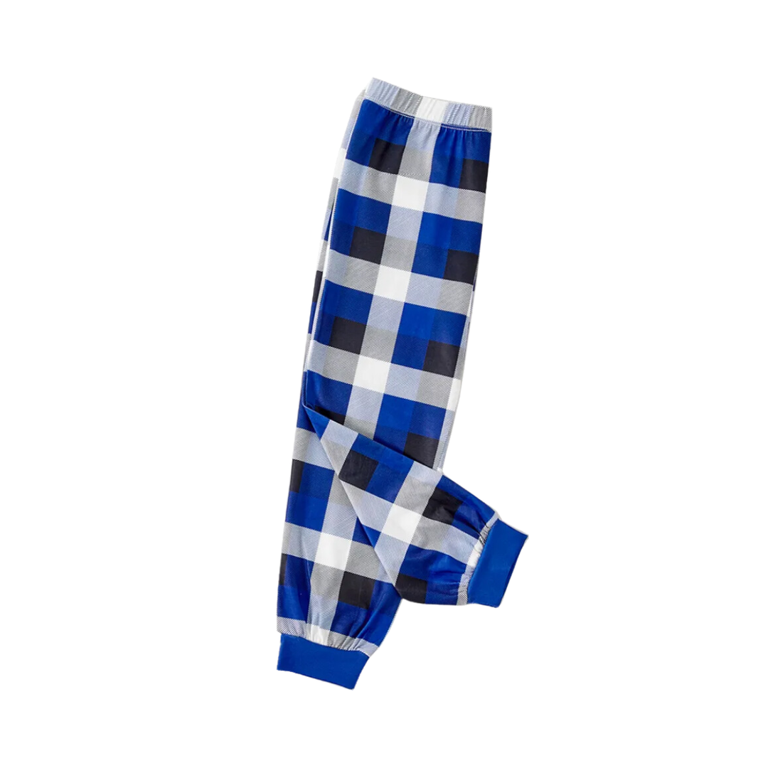 Eva Jonsson | Par Matchande Blå och Vita Rutig Pyjamas med Let It Snow Text och Tryckt Snögubbe-Eva Jonsson