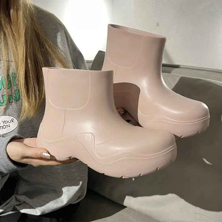 Mirla | Regnhalboots - Rutschsäker Design för Kvinnors Komfort-Eva Jonsson