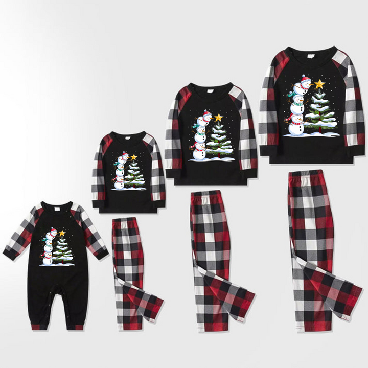 Mirla | Röd och Grå Rutig Julpyjamas-Set med Snögubbe- och Julgrantryck-Eva Jonsson