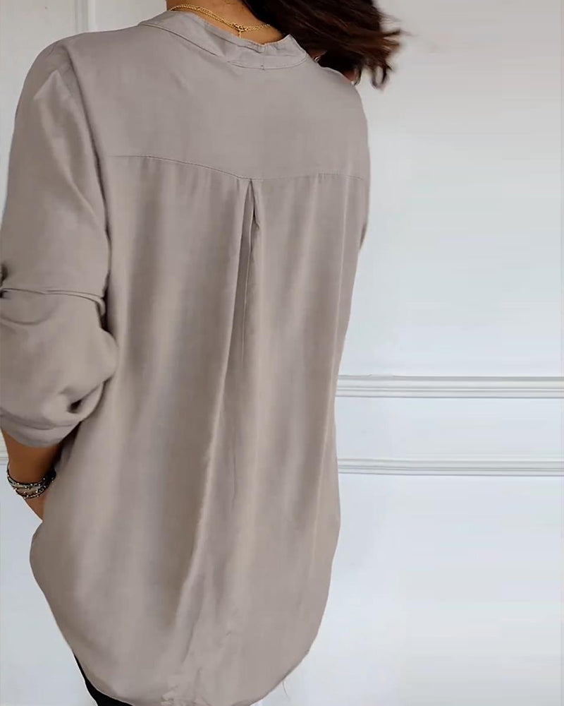 Mirla | Snygg blus med knapplist och paljettdetaljer för damer Elegant långärmad blus med paljettficka-Eva Jonsson