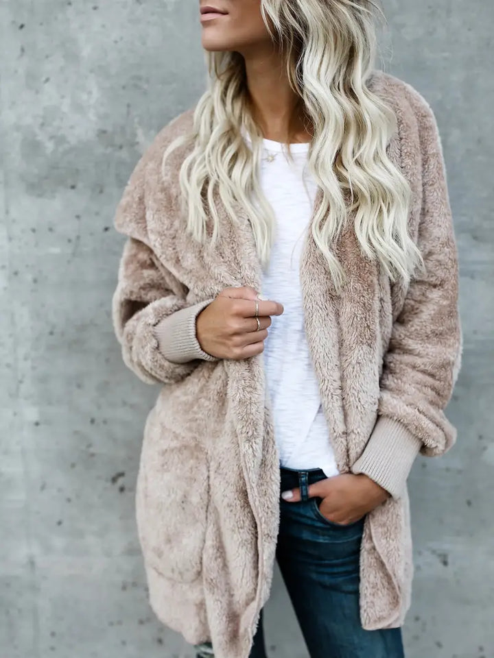 Mirla | Stickad, Luddig Hoodie-Eva Jonsson