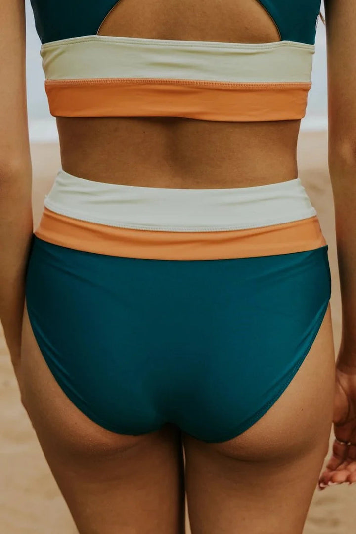 Mirla | Svart Colorblock Cut Back Bikini-set-Eva Jonsson