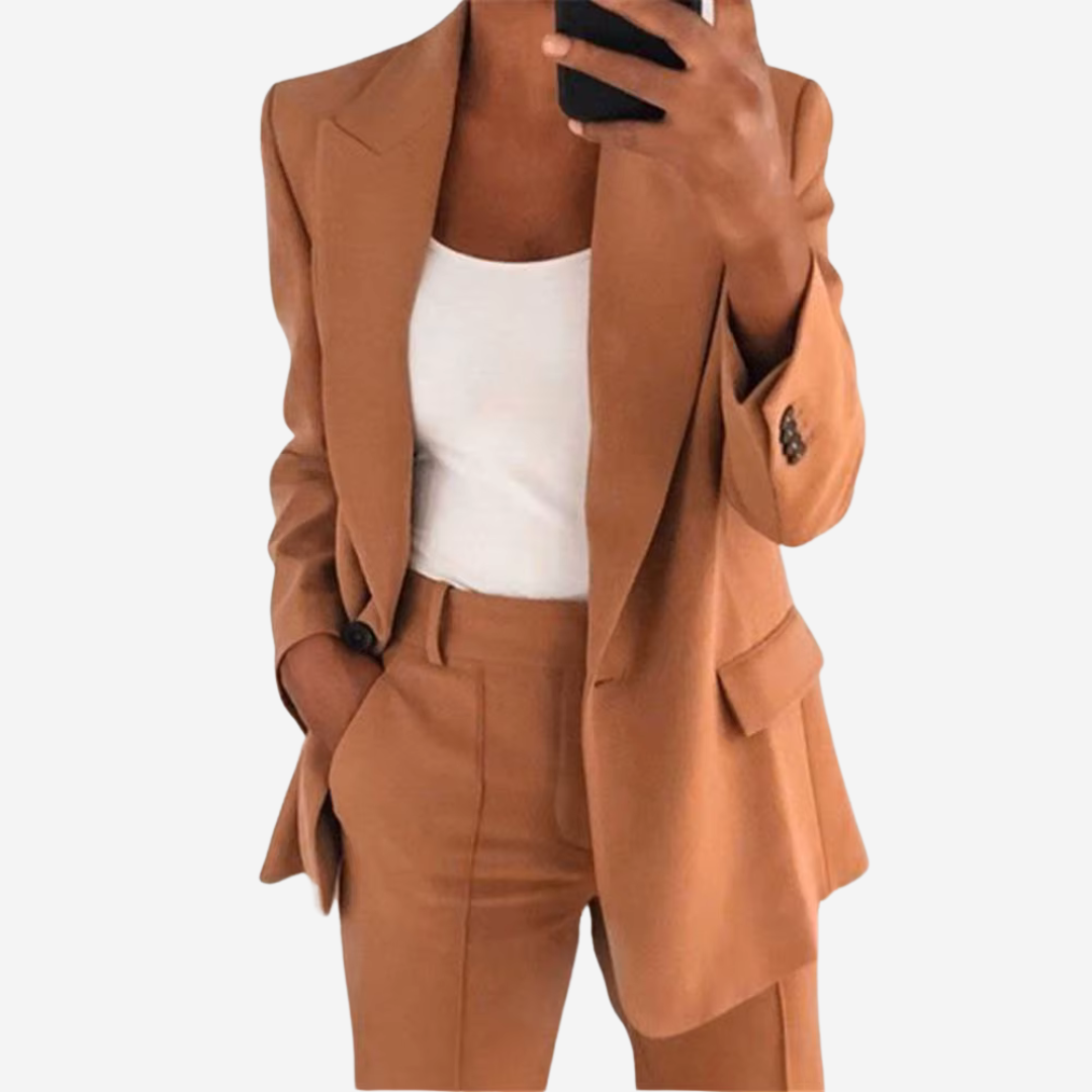 Mirla | Tvådelad blazer och byxor set för damer-Eva Jonsson