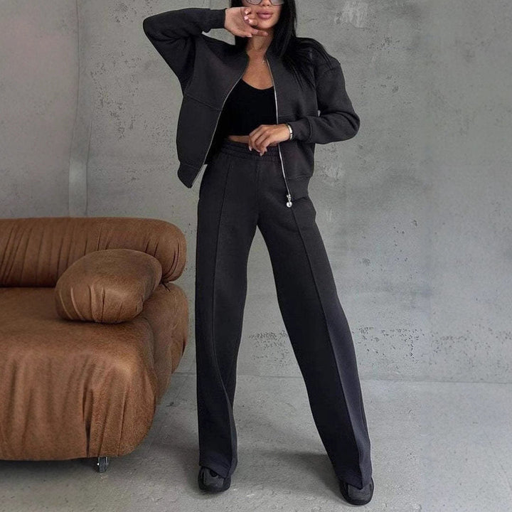 Mirla | Tvådelat Set med Zipjacka och Vid Ben I Sportstil-Eva Jonsson